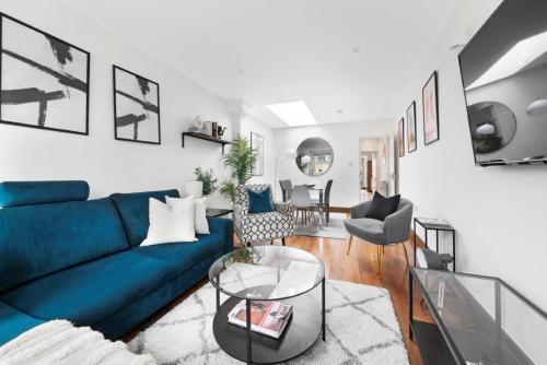 Huge Shoreditch Apartment- Private Roof Terrace - Tap to explore photos