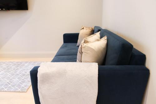 Hyde Park, Central London Apartment - Tap to explore photos