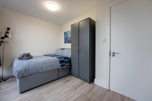 Home-like 1-BR flat in Victoria