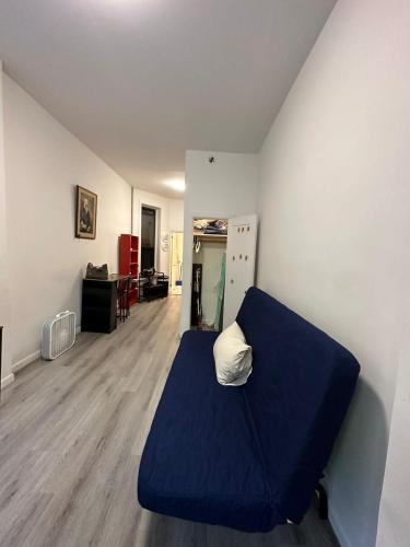 Holodek Apartments:Upper East Side - Tap to explore photos