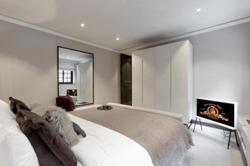 Knightsbridge & Chelsea Lux apartments - Tap to explore photos