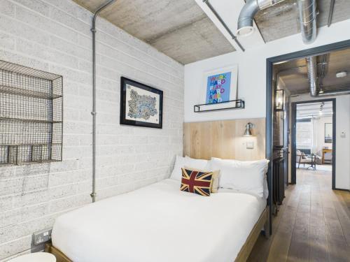 Be London - The Southwark Residences - Tap to explore photos
