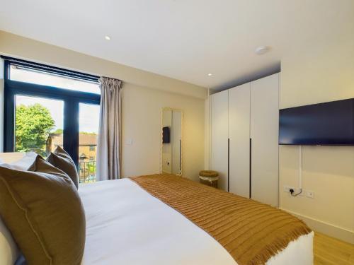 Be London - The St Pancras Residences - Tap to explore photos