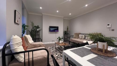 Beautiful Apartment in Camden Town - Tap to explore photos
