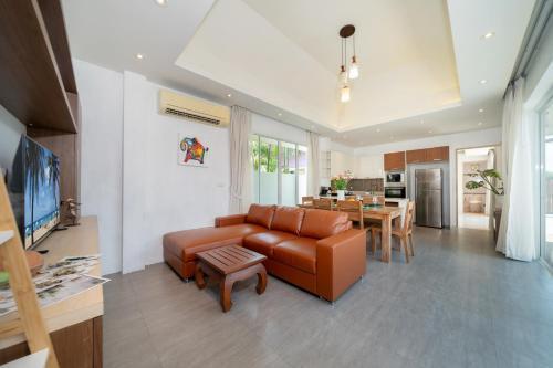 Bangtao villa 3 bedroom Free Airport Pickup from 7 days - Tap to explore photos