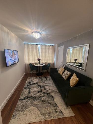 Beautiful one bedroom close to Harrods - Tap to explore photos