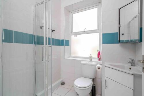 Large Brick Lane Apartment - 1st Floor - Tap to explore photos
