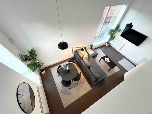 Camden Loft Apartment! - Tap to explore photos
