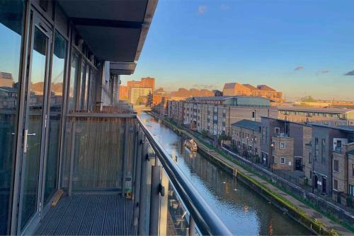 Canal Room