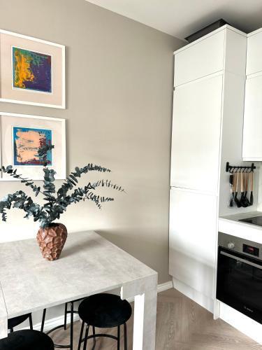 Bright central flat close to Hyde park - Tap to explore photos