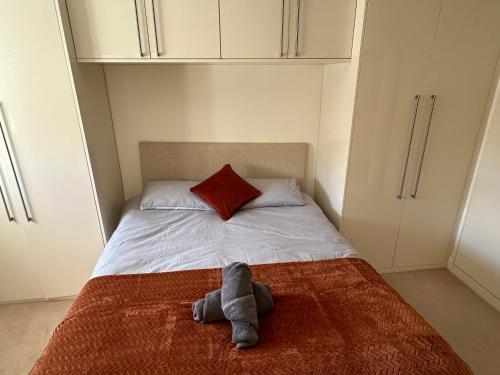 LX Russell Square Apartments Room Type - One-Bedroom Apartment