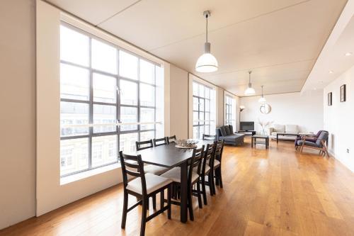 City Centre Apartments Shoreditch - Tap to explore photos