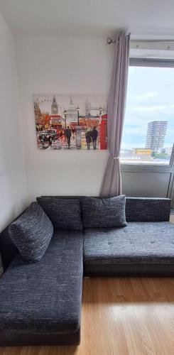 Cosy Entire Flat in Whitechapel - Tap to explore photos