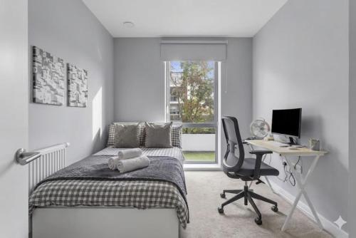 Modern 2BR-2BA Apartment Next to Wembley Stadium - Tap to explore photos