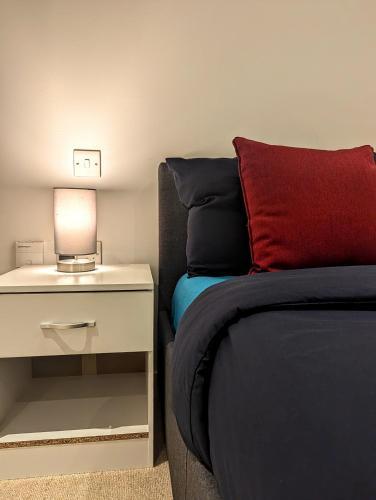 Luxury One Bedroom Flat in Deptford - Tap to explore photos