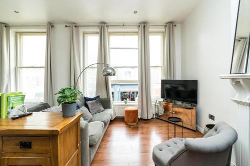 Cozy studio / Earls Court / Kensington - Tap to explore photos
