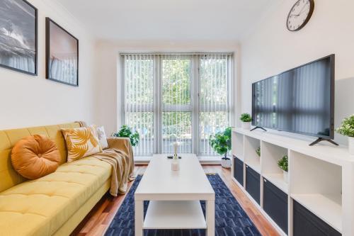 Cosy 1 Bed Apartment - Canary Wharf, Limehouse - Tap to explore photos
