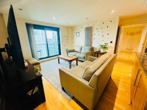Modern 2bed 2bath apartment Canary Wharf - upto 5 person - Tap to explore photos