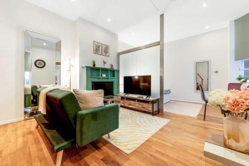 Marble Arch 1 Bedroom Apartment - Tap to explore photos