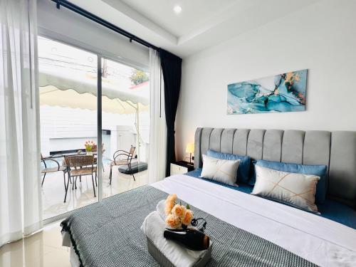 CityHouse-ROSES,private pool villa with Jacuzzi,near walking street - Tap to explore photos
