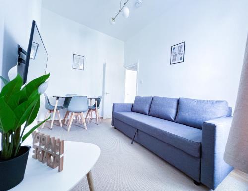 Cosy Camden Apartment - on 1st Floor - Tap to explore photos