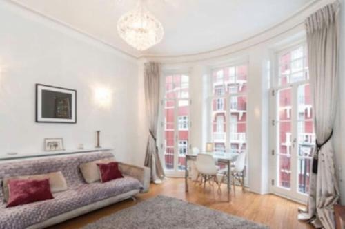 Elegant Bright Central London Flat - sleeps 5