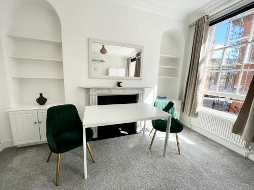 Cosy 1 bedroom flat in Marylebone - Tap to explore photos