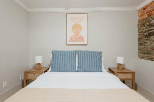 Cozy Urban Retreat - East Village Manhattan - Tap to explore photos