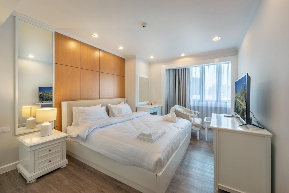 Neom Town Residence Room Type - Standard Apartment, City View