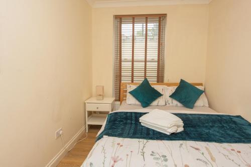 Evergreen Apartments- Flat 2 - Tap to explore photos