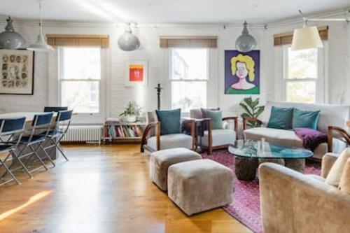 Experience London in amazing reconverted Gin house - Tap to explore photos