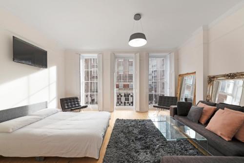 Exclusive Mayfair Apartment Suite - Tap to explore photos
