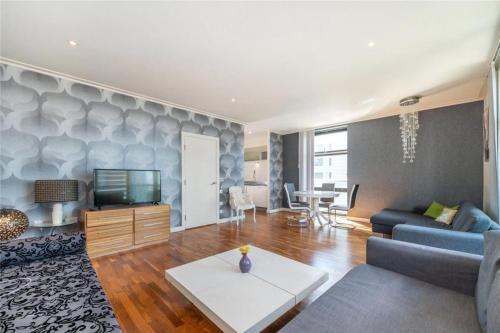 Penthouse Canary Wharf - Free WiFi - Tap to explore photos