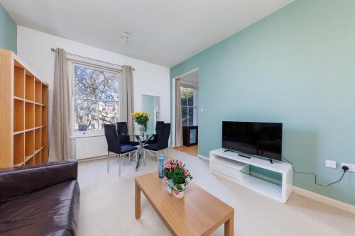 Notting Hill Gem - Stylish 1 BR Apartment - Tap to explore photos