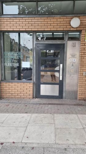 Fleetway Private Rooms - Tap to explore photos