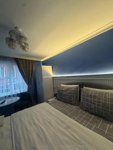 Ozer Hotel & Apartments - Tap to explore photos