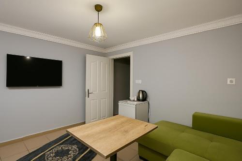 İstanbul Ozer Hotel & Apartments - Tap to explore photos