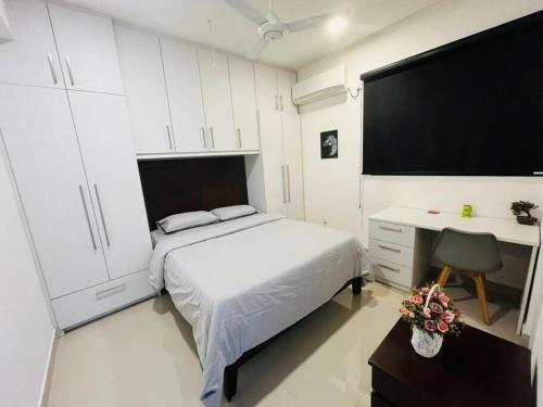 Family Apartment in Colombo - Tap to explore photos