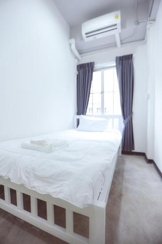 G5 Hostel Room Type - Single Room with Shared Bathroom
