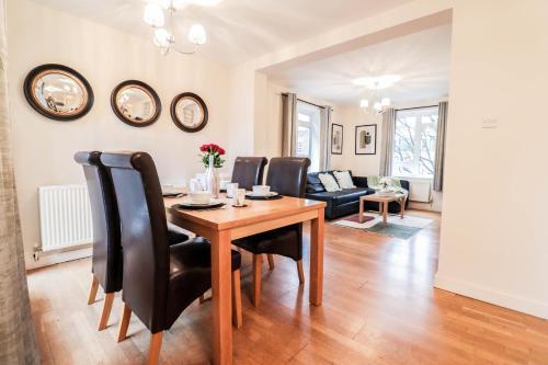 Fantastic 2 Bed London Apartment - Tap to explore photos