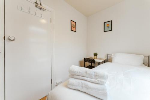 Great Rooms in Plaistow - Tap to explore photos