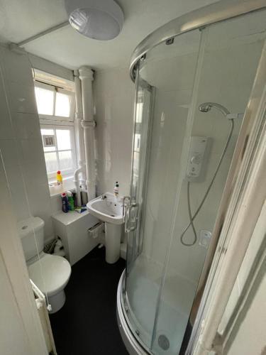 Great location room in central London - Waterloo - Tap to explore photos