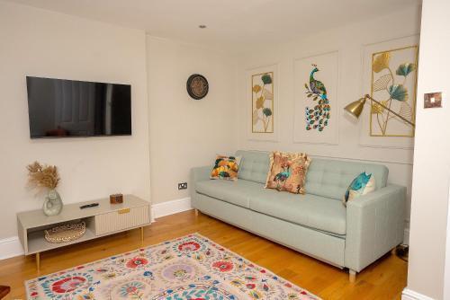 Prime Central London Apartment - Covent Garden - Oxford Street - Tap to explore photos