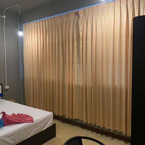 Saran Hotel krabi Thailand - Tap to explore photos