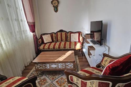 Historical apartment Besiktas center - Tap to explore photos