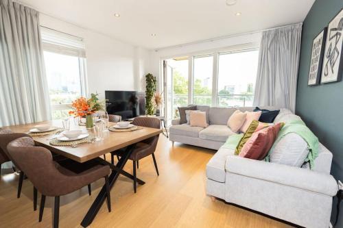 Spacious 3bed Apt with amazing view in East London - Tap to explore photos