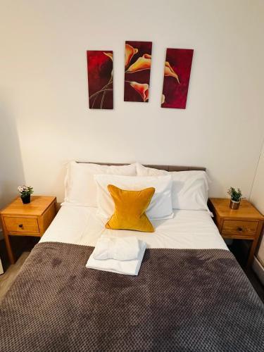 Harrington House - 3 Bedroom Apartments in Central London - Tap to explore photos