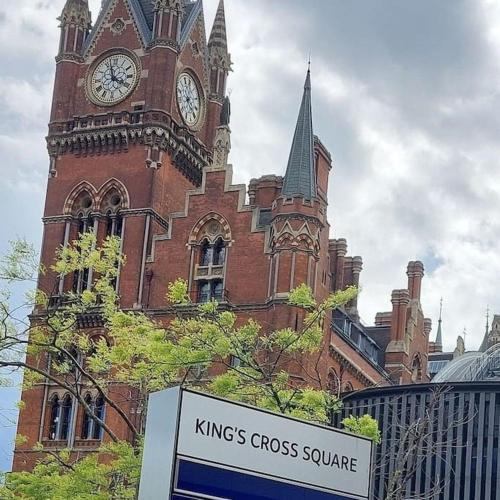 St Pancras Private Rooms - Tap to explore photos