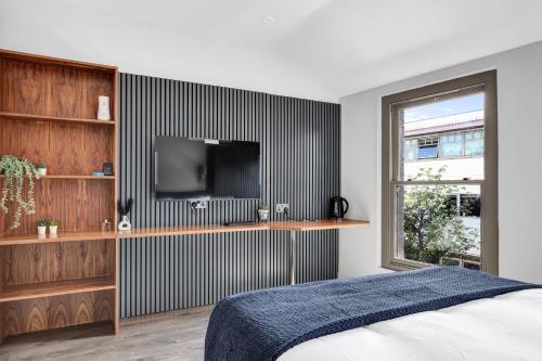 Hamdan Suites Shoreditch - Tap to explore photos