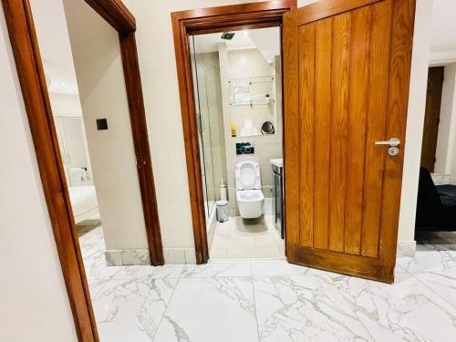 Spacious One Bed Property in Wembley - Tap to explore photos